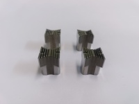 Matériel de poinçonnage sur mesure en acier pour presse industrielle, compatible avec les jeux de poinçons et matrices