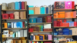 Sacs en papier kraft brun écologiques et recyclables en gros, poignées imprimées personnalisées, emballage pour la vente à emporter, cadeaux, achats, lait - Product Image 5
