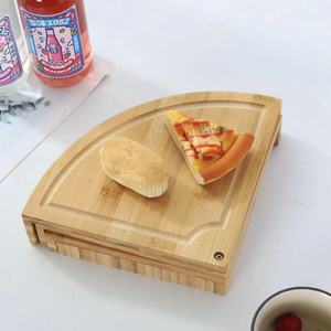 Tabla de Quesos y Charcutería Ecológica con Juego de Cuchillos, Bandeja Redonda Giratoria para Servir, Ideal para Cocina y Bodas - Product Image 3