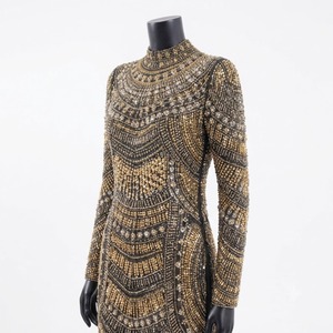 Robe longue à col montant et manches longues en or foncé pour femmes, ornée de perles et de motifs complexes, robe de soirée élégante - Product Image 2