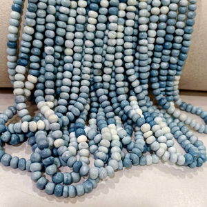 Perles d'opale bleue naturelle, couleur ombrée, 6-7 mm, perles rondes lisses, vendues par brin de 8 pouces de long - Product Image 1