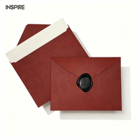 Ensemble de produits d'emballage personnalisé tout-en-un : boîtes cadeaux en carton bordeaux et sacs en papier avec votre logo imprimé