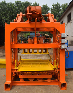 Equipo de Fabricación de Ladrillos Entrabados y Bloques Huecos <span class=keywords><strong>El</strong></span>éctrico de Alta Resistencia QT4-40 de Shandong Huatong - Product Image 2