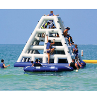 Bateau tamponneur de jeu de piscine gonflable de bateau en plastique portatif commercial avec le bateau de batterie pour des enfants et des adultes