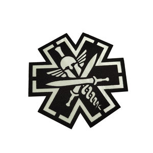 MEDIC Primeros Auxilios Rescate Forma de Cruz con Láser Sparta Blanco Doble Sward Reflectante Resplandor EN LA Oscuridad Parche Coser Bolsa Sombrero Camiseta - Product Image 6