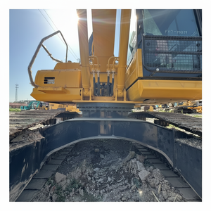 Miniexcavadora Komatsu PC200 Usada en Venta, Modelo 2022 de Japón, Cucharón de 0.8m, Motor de 67.1kW, Motor de Engranajes, Peso Operativo de 20 Toneladas - Product Image 1