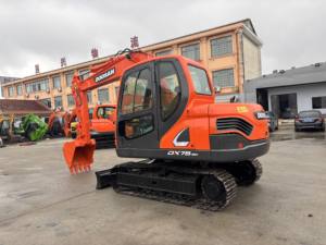 Doosan เครื่องขุดดินขนาดเล็กสำหรับ DX75ที่มีประสิทธิภาพสูงทนทานสำหรับโครงการสาธารณูปโภคภูมิทัศน์เครื่องยนต์ขนาด7ตันแกนเกียร์เครื่องยนต์ - Product Image 3