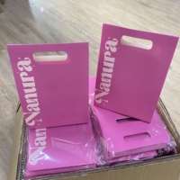 Sacs en papier de luxe avec logo personnalisé, emballage rose, sacs cadeaux, sacs en carton avec poignées pour vêtements