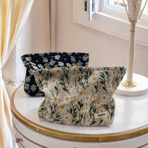 <span class=keywords><strong>Youna</strong></span> Minimalement Conçu Daisy Flower Makeup Bag Sac en tissu portable Sac de rangement de grande capacité - Product Image 1