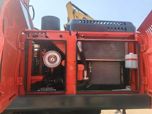 Excavadora de segunda mano Doosan DX225lc de 22.5 toneladas con diseño de retroexcavadora, 400 horas de uso, cabina árabe, motor y bomba hidráulica originales coreanos. - Product Image 5