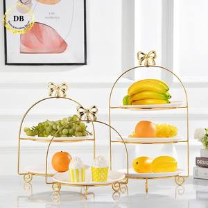 Hochzeitsdekoration Goldener Eisen-Vogelkäfig Kuchenständer Luxuriöser 2-stöckiger 3-stöckiger Keramik-Kuchenständer für Hotel-Buffet - Product Image 4
