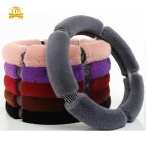 Produits d'entretien de <span class=keywords><strong>voiture</strong></span> Housses de volant en diamant Cadeaux Chauffe-fourrure Volant Vie quotidienne - Product Image 2