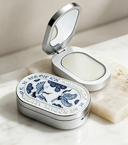 Parfum solide compact HKH à couvercle rabattable pour le bureau, les trajets quotidiens, les voyages et les escapades de week-end – Baume parfumé facile à transporter – Fabricant - Product Image 1