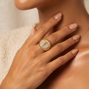 Anello da Uomo Personalizzabile in Ottone Placcato Oro 14K, Stile Hip Hop con Croce e Zirconi, Crocifisso di Gesù, Impermeabile - Product Image 3