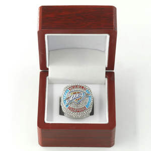 Anillo de Campeonato de Baloncesto Infantil 2025 Oklahoma City Thunder No. 9 <span class=keywords><strong>Caruso</strong></span> No. 2 Collares Geométricos Modernos de Alexander, Chapados en Oro - Product Image 5