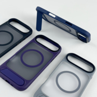 Coque de téléphone magnétique en métal givré avec support pour iPhone 17 16 E 15 14 13 12 Support métallique antichoc pour S25 Edge Case Magnet
