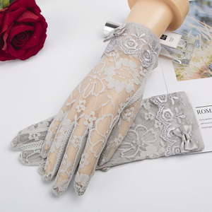 Gants de mariée en dentelle pour <span class=keywords><strong>femme</strong></span>, protection solaire <span class=keywords><strong>UV</strong></span>, haute qualité, pour l'été, gants de conduite sexy courts à doigts complets, motif floral - Product Image 2