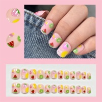 Ongles courts carrés roses réutilisables à pression avec imprimé de fruits de dessin animé pour les fêtes d'été