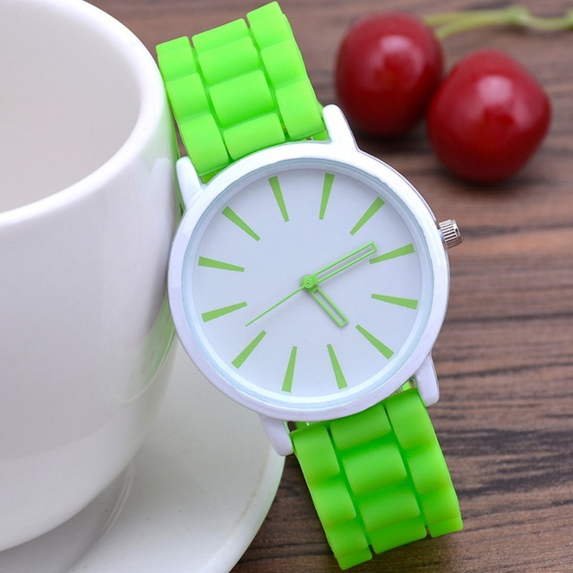 Classic Hot Selling Ultra Thin Silicone Watch, Geneva Jelly Quartz Watch for Women Students, Ladies Wristwatch Wholesale
