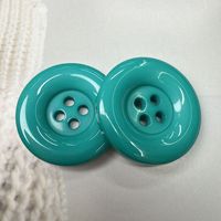 Bouton rond coloré 4 trous en résine plastique de grande taille brillant de haute qualité pour vêtements, vente en gros