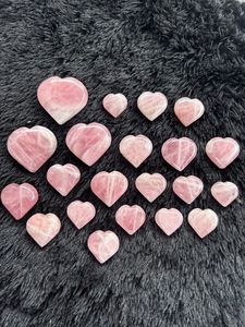 High Quality Natural <b>Rose</b> <b>Quartz</b> Gemstone Hand-carved <b>Quartz</b> <b>Heart</b> Polished Crystal Crafts Decoration - Product Image 5