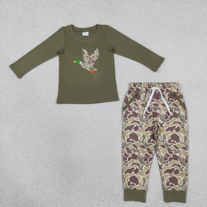 Vêtements en gros pour enfants : Ensemble chemise à manches longues brodée motif canard et pantalon camouflage pour garçons - Product Image 2