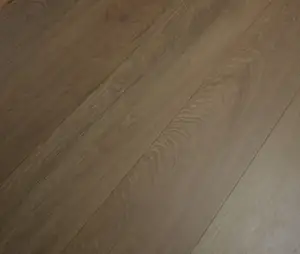 उच्च गुणवत्ता वाला लकड़ी का फर्श आउटडोर ओक लकड़ी का फर्श ड्रॉपशीपिंग 3-लेयर ग्रे लकड़ी का फर्श