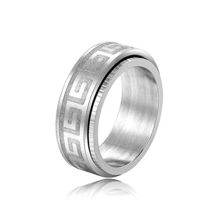 Anello di Design Unico con Motivo Testurizzato Rotante, Tendenza Scura di Lusso Leggero - Product Image 4