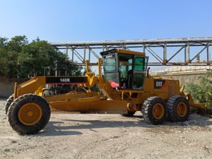 รถเกรดเดอร์ Caterpillar 140K คุณภาพเชื่อถือได้ พร้อมใบมีดเต็มรูปแบบ บำรุงรักษาอย่างดี มีสินค้าในสต็อก เหมาะสำหรับงานก่อสร้างถนนและปรับระดับพื้นที่ - Product Image 3