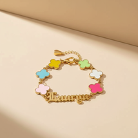 Bracelet à breloques en forme de coquille pour femme, personnalisable avec initiale, plaqué or 18 carats, en acier inoxydable, pour anniversaire, Qiuhan ODM/OEM
