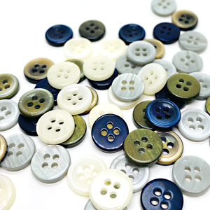 Boutons en résine à finition nacrée haut de gamme, modèles 2025, pour chemises, 4 trous - Product Image 4