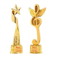 Nouvelle conception de trophées en résine plaqués or, médailles étoiles, gravure de logo personnalisée, trophées sportifs, coupe en résine