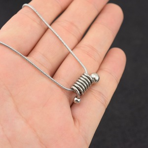 Collier unisexe rétro en acier titane avec perles décoratives, chaîne serpent, bijoux de mode, vente en gros - Product Image 1