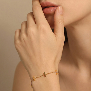 Bracelet et joncs de luxe personnalisés en acier inoxydable 316L plaqué or PVD 14k 18k pour femmes - Product Image 2