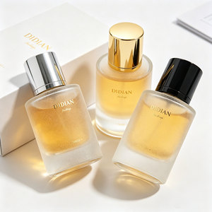 Bouteilles cylindriques givrées personnalisées de 30 ml et 50 ml avec bouchon à bille en bois, mécanisme de pulvérisation à pression, flacons de parfum en verre avec boîte - Product Image 5