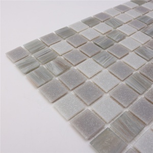 Carreaux de mosaïque thermofusible gris clair vitreux pour mur de salon pour <span class=keywords><strong>sol</strong></span> de <span class=keywords><strong>douche</strong></span> - Product Image 5