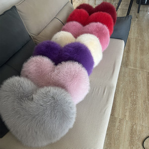 เบาะโซฟาขนเฟอร์รูปหัวใจสีพื้น ไม่หลุดร่วง พร้อมหมอนรองหลังขนฟ็อกซ์เทียม - Product Image 1