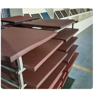 Tapis de sol de gym en vinyle de 15 mm absorbant les chocs - Antidérapant et imperméable pour la maison et les terrains de sport - Product Image 4