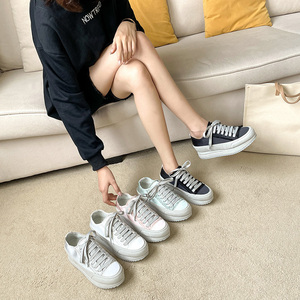 Baskets blanches pour femmes à semelle épaisse, talon compensé intégré, en satin, chaussures tendance pour le printemps et l'automne - Product Image 6