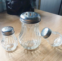 Shaker à épices en verre de qualité alimentaire 6 oz avec couvercle perforé pour sel et poivre, ensemble de récipients en verre personnalisés