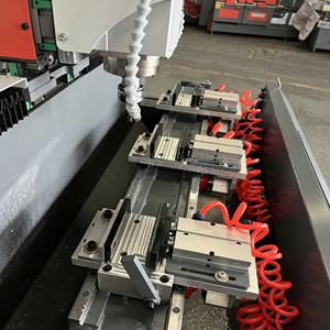 เครื่องเจาะกัดขึ้นรูปอลูมิเนียม CNC แบบลม 3 แกน อัตโนมัติ สำหรับงานเจาะรูอลูมิเนียม - Product Image 4