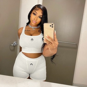 Nuovo 2024 caldo da donna T-Shirt Crop Top Set di <span class=keywords><strong>pantaloni</strong></span> corti Set <span class=keywords><strong>Jogger</strong></span> T-Shirt in due pezzi e Set corto con LOGO personalizzato - Product Image 1