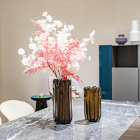 Vase décoratif à fleurs en verre soufflé à la main, à bord ondulé nordique, tube droit, brun côtelé, pour table de salon, décoration de villa, centre de table