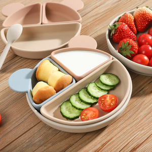 Assiette à dîner en silicone de dessin animé pour enfants avec fonction d'aspiration Vaisselle en bambou pour le régime alimentaire du bébé Assiette d'alimentation du nourrisson - Product Image 1