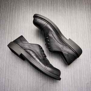 รองเท้าผู้ชาย Aurora หนังนิ่ม กันลื่น สไตล์ลำลอง ย้อนยุค แฟชั่น รองเท้าแบบสวม เพิ่มความสูง กันน้ำ ระบายอากาศได้ดี - Product Image 4