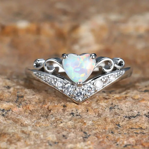 Anello da donna con pietre intarsiate a forma di cuore e floreali, design elegante e delicato, per tutti i giorni, per feste, stile principessa, gioiello da dito, regalo - Product Image 2