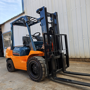 Used Toyota FD30 Diesel <b>Forklift</b> 3 Ton With Engine Pump Motor Gearbox Components Included High Performance - Product Image 4