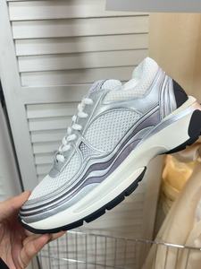 รองเท้ากีฬาลำลองผ้าตาข่ายสั่งทำพิเศษจากดีไซเนอร์สุดหรู ระบายอากาศได้ดี กันลื่น และทนทานต่อการสึกหรอ - Product Image 4