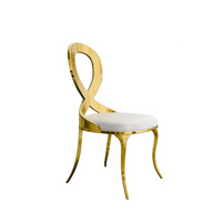 Chaises modernes empilables en cuir PU blanc avec pieds chromés et coussin doré pour table à manger, idéales pour la maison, l'hôtel, les événements et les réceptions