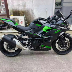<strong>Kawasaki</strong> Ninja 400. 400cc Displacement, Liquid-cooled Engine, LCD Dashboard, Low Mileage, Nearly New Condition - Product Image 2